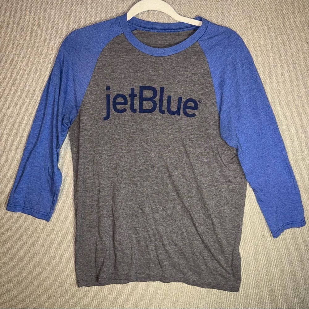 JetBlue Airlines gray and blue 3/4 sleeve raglan t-shirt